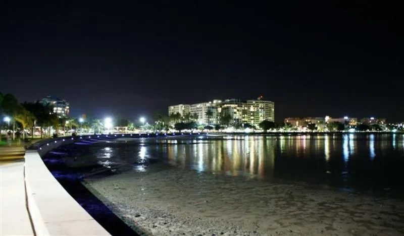 North Cove Waterfront Suites Cairns Aparthotel