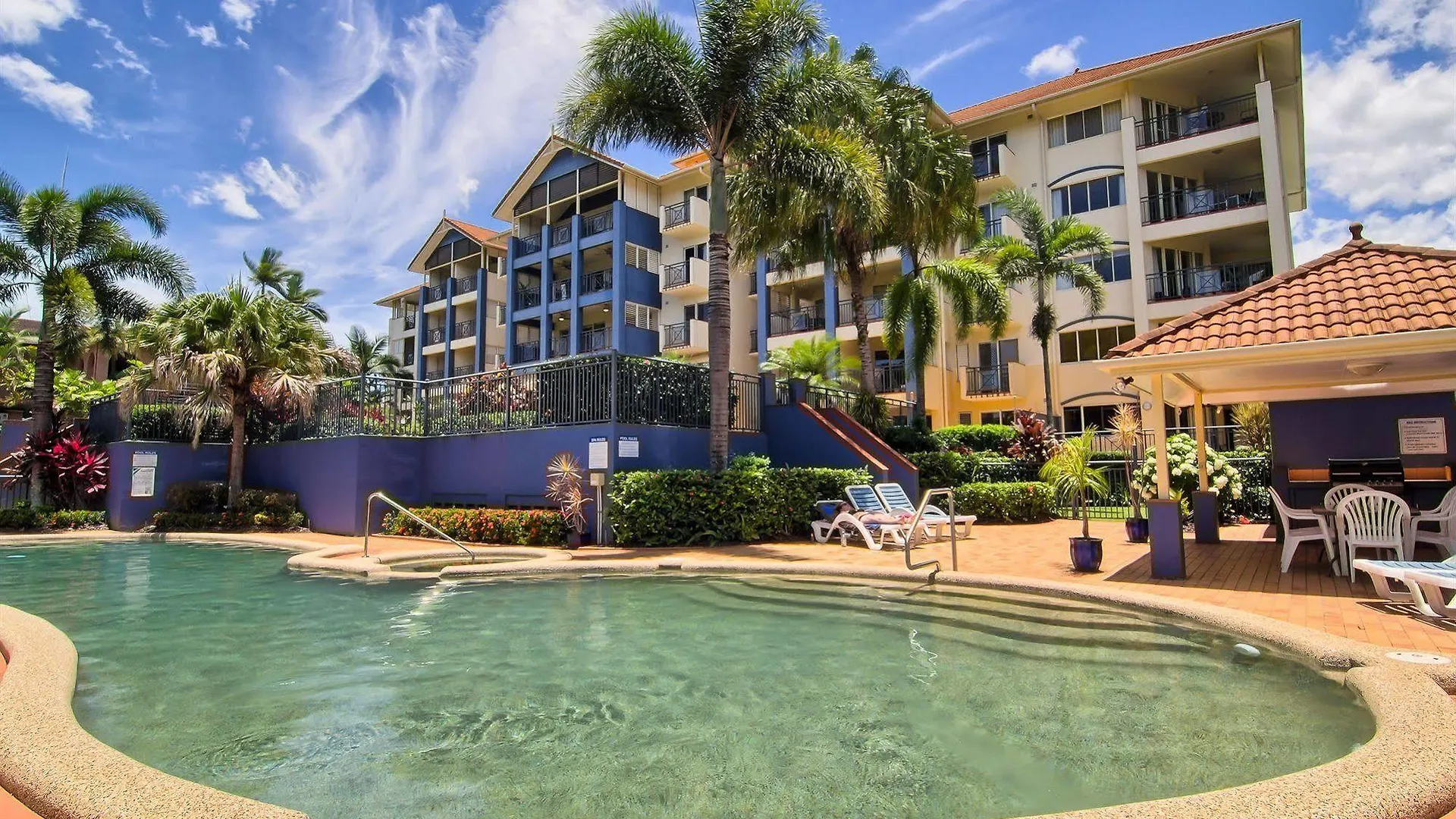 North Cove Waterfront Suites Cairns